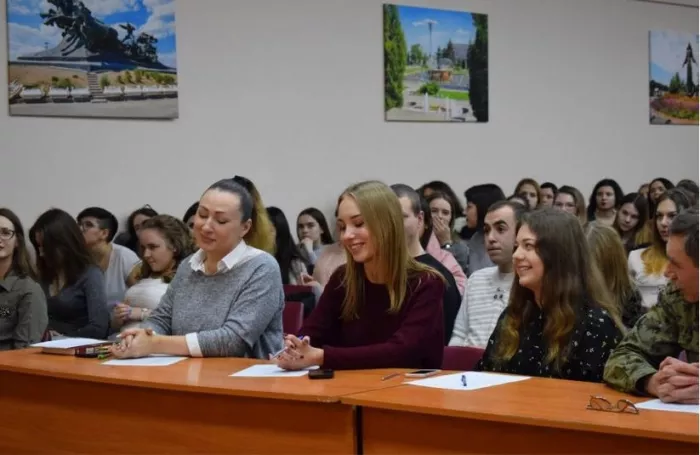 "Ростовский колледж рекламы, сервиса и туризма "Сократ"".