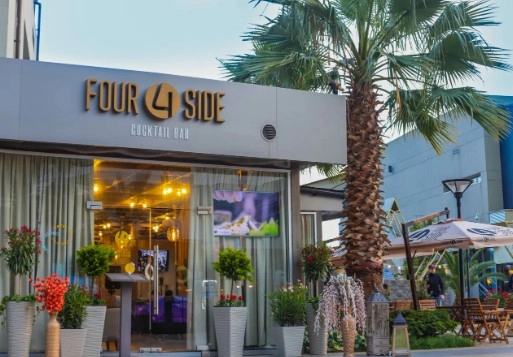 Коктейльный бар "Four4Side".