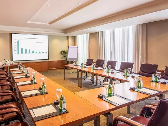 Отель "Swissotel Al Murooj Dubai"4*