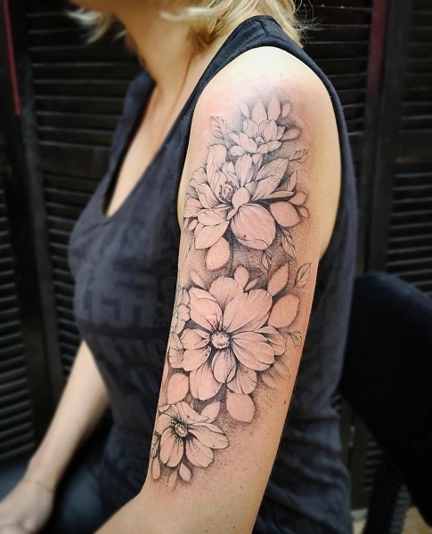 Тату-салон "Tattoo Bolt Crew".
