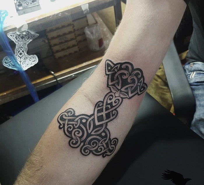 Тату-салон "Black Crow Tattoo Studio".
