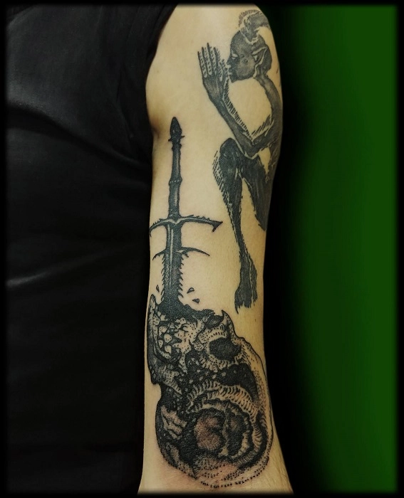 Тату-салон "Black Crow Tattoo Studio".