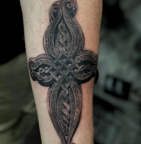 Татуировки и пирсинг "The Mask Tattoo & Art Studio".