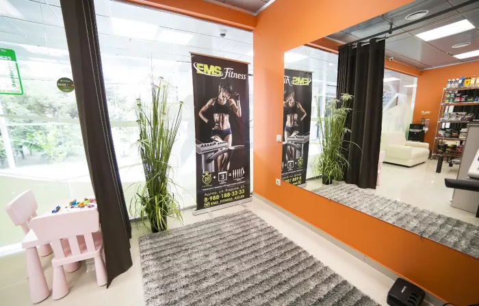 Фитнес студия "Ems fitness".
