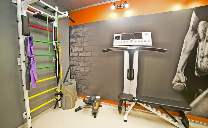Фитнес студия "Ems fitness".