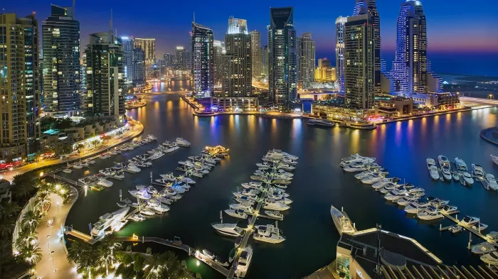Яхт клуб "Dubai Marina Yacht Club"