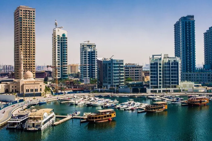 Яхт клуб "Dubai Marina Yacht Club"