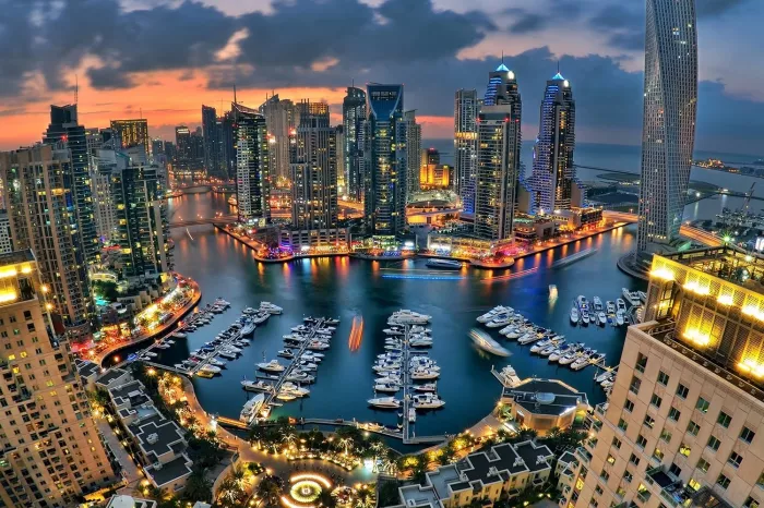 Яхт клуб "Dubai Marina Yacht Club"
