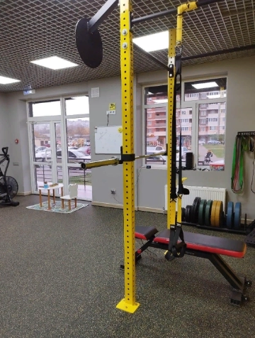 Студия персональных тренировок "Fitroom.ru".