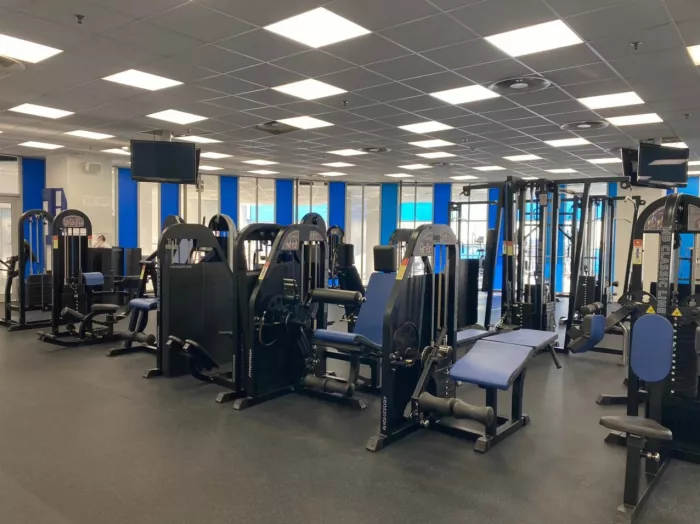 Фитнес-центр "ICEBERG GYM".