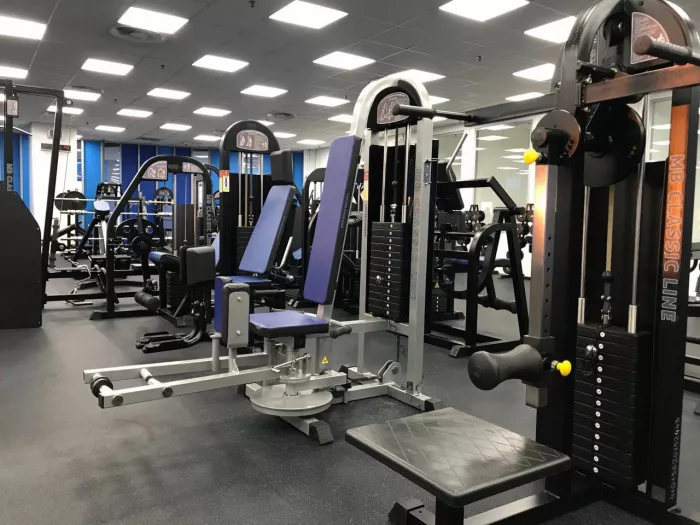Фитнес-центр "ICEBERG GYM".