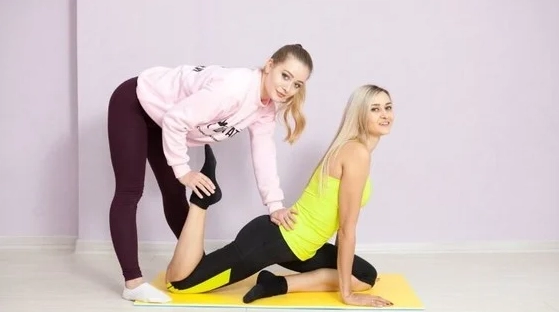 Студия растяжки и фитнеса "33 шпагата".