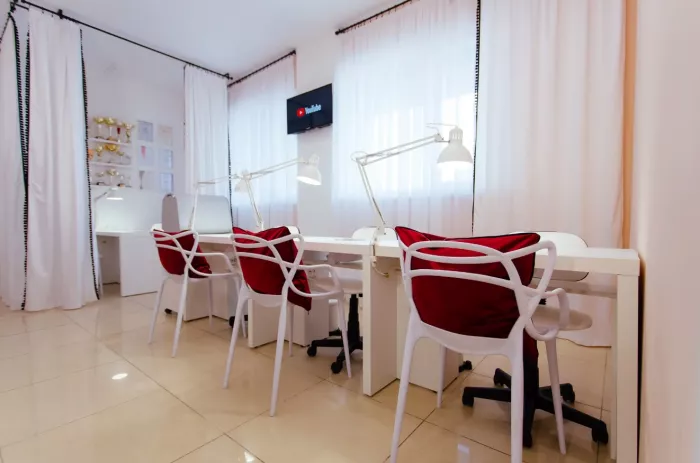 ​Ногтевая студия "Commode Nails"