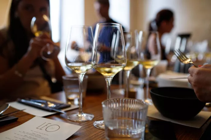 Ресторан «LEO Wine&Kitchen»