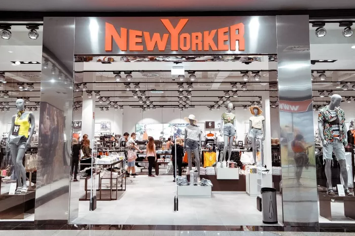 Магазин "New Yorker".