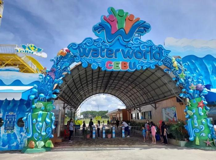 Аквапарк «WaterWorld Cebu»
