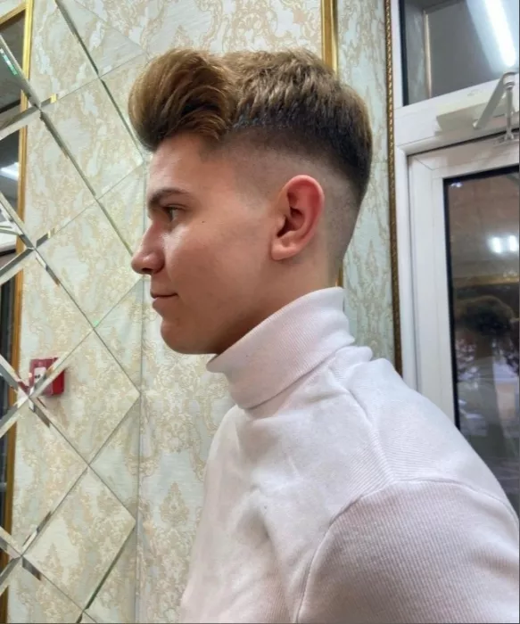 ​Салон красоты "Цирюльник".