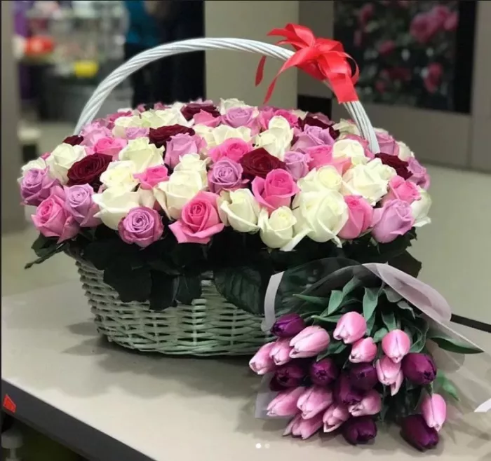 Цветочный магазин "Долина цветов" на улице Селиванова, 31.