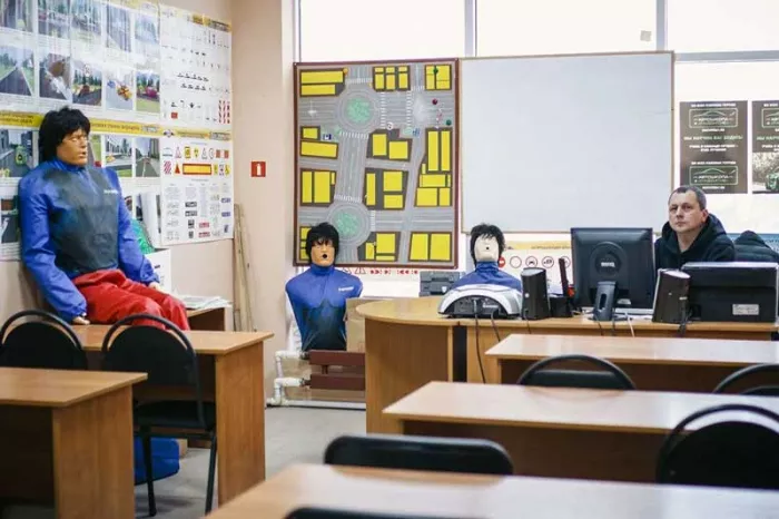 Автошкола "Развитие" на улице Металлургическая, 113.