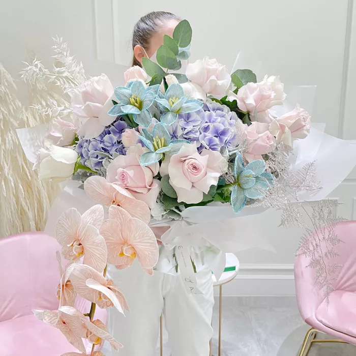Магазин цветов "Azalee Flower Boutique"