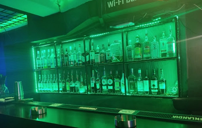 Компьютерный клуб "Bunker Game Bar".
