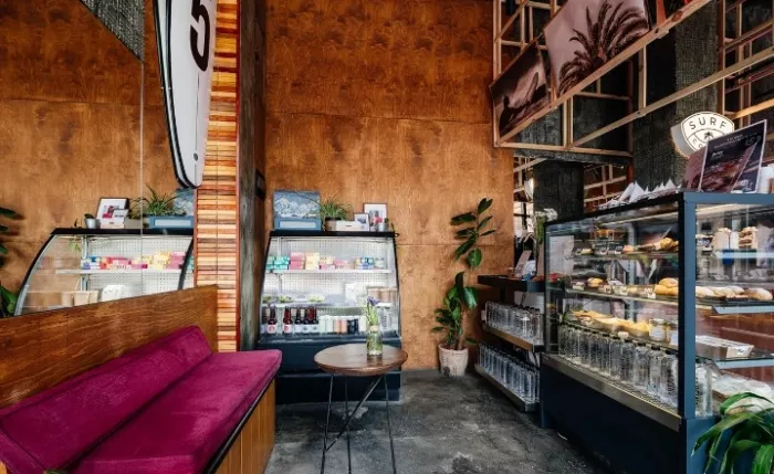 Кофейня "Surf Coffee".