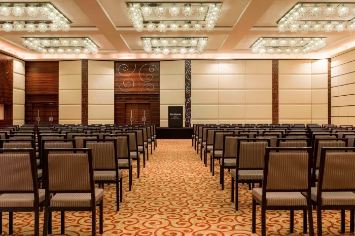 Отель "The Westin Dubai Mina Seyahi Beach Resort & Marina" 5*