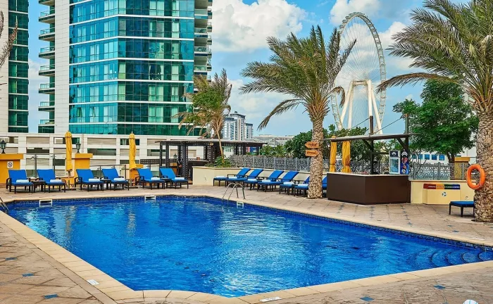 Отель "Ramada Hotel & Suites by Wyndham JBR" 4*