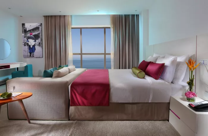 Отель "Ramada Hotel & Suites by Wyndham JBR" 4*