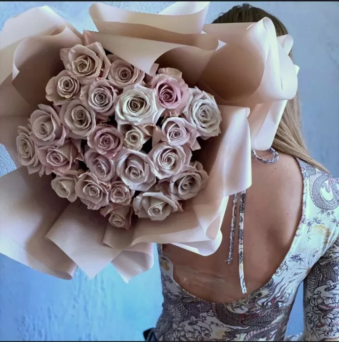 Цветочный магазин "Malina Flowers".