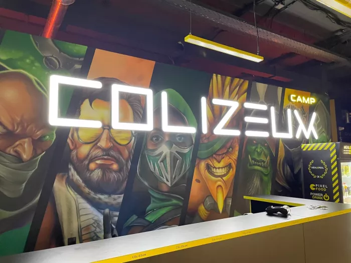 Компьютерный клуб "Colizeum".