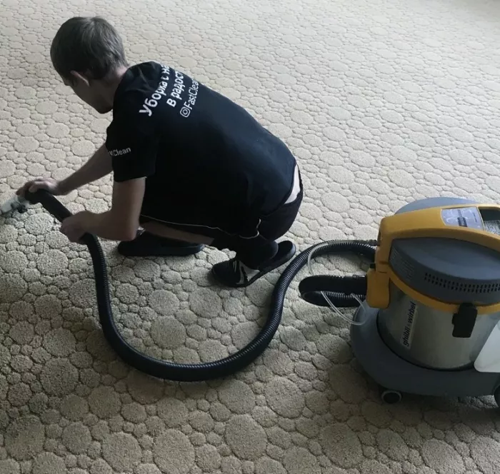 ​Компания по уборке квартир "Fast clean".