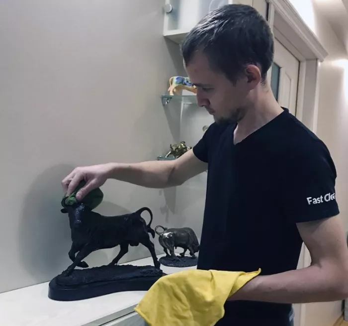 ​Компания по уборке квартир "Fast clean".