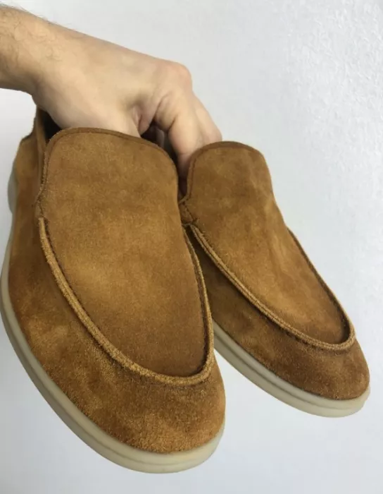 Служба по химчистке и ремонту обуви "SneakNFresh".