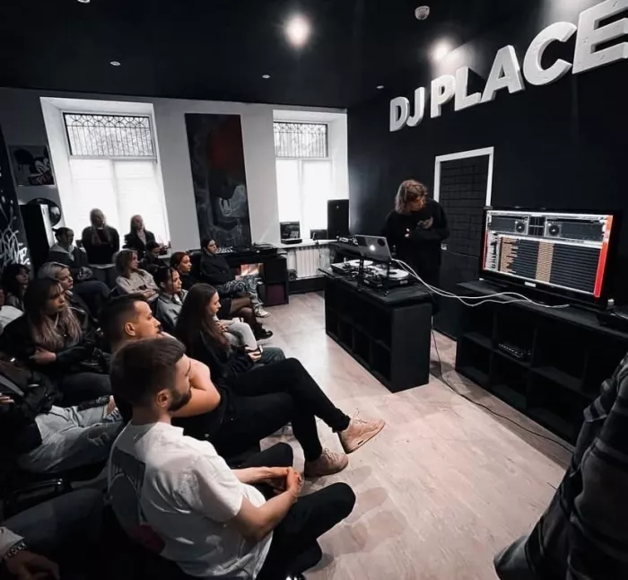 Профессиональная школа диджеинга "DJ PLACE"