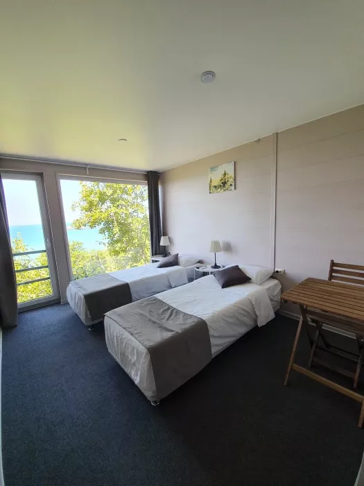 Отель "Grey House".