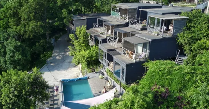 Отель "Grey House".