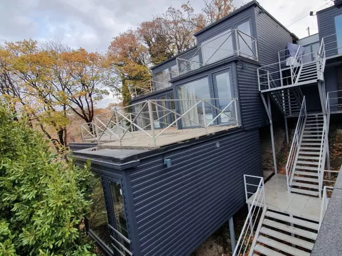 Отель "Grey House".