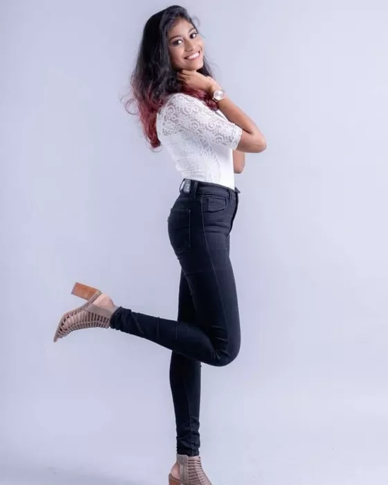 Модельное агентство "Armenia Yash Models".