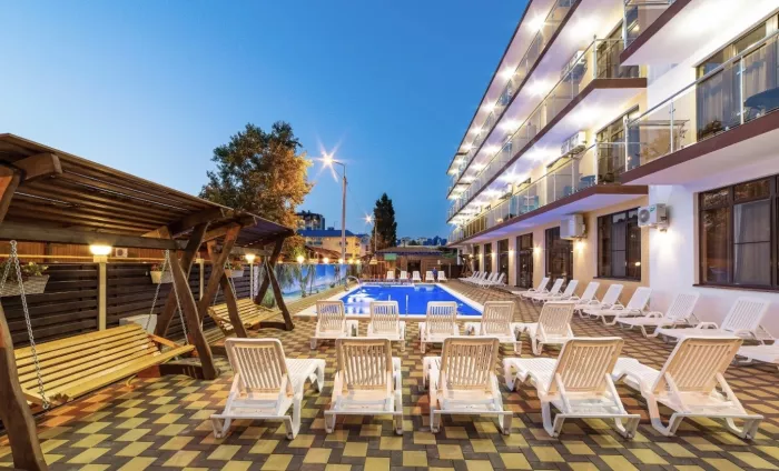 Отель "Leonsia Family Hotel"
