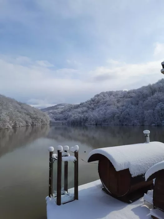 База отдыха "Серебряное озеро".