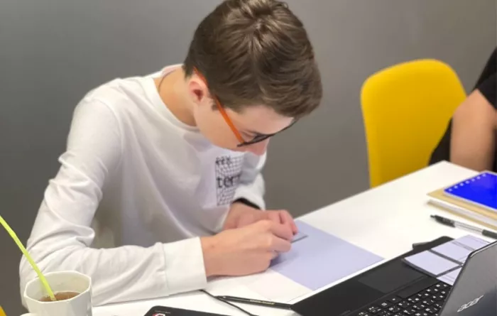 Школа дизайна "Education design" на Бульваре зеленые аллеи.