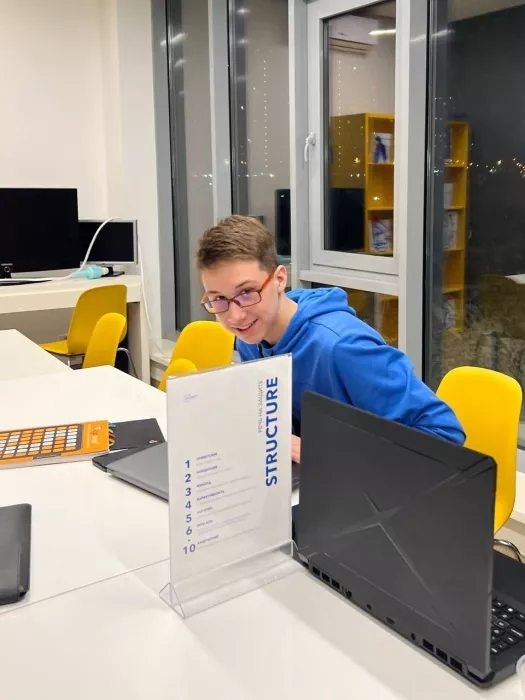 Школа дизайна "Education design" на Радужной.