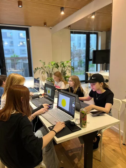 Школа дизайна "Education design" на Радужной.