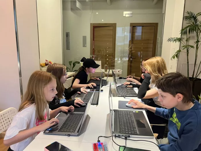 Школа дизайна "Education design" на Радужной.