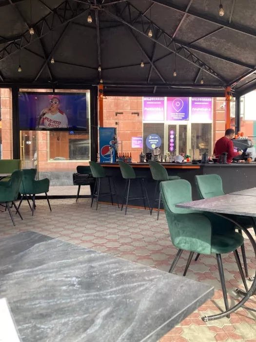 Кальянная "Qyalla Hookah Lounge Bar".