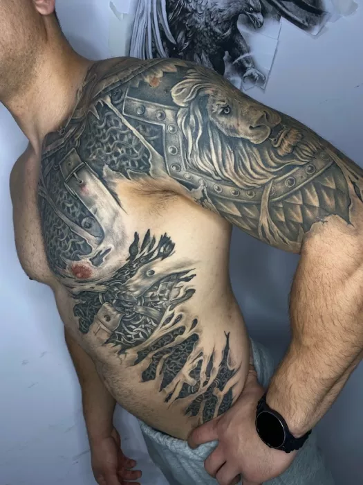Тату-салон "Hovo Tattoo".