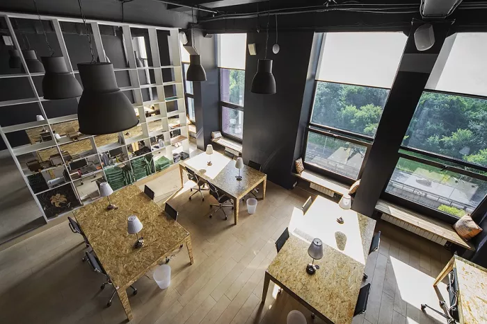Пространство для совместной работы "Corner. Cafe & Coworking".
