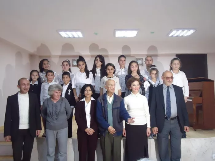 Художественная школа "Varduhi Art School".