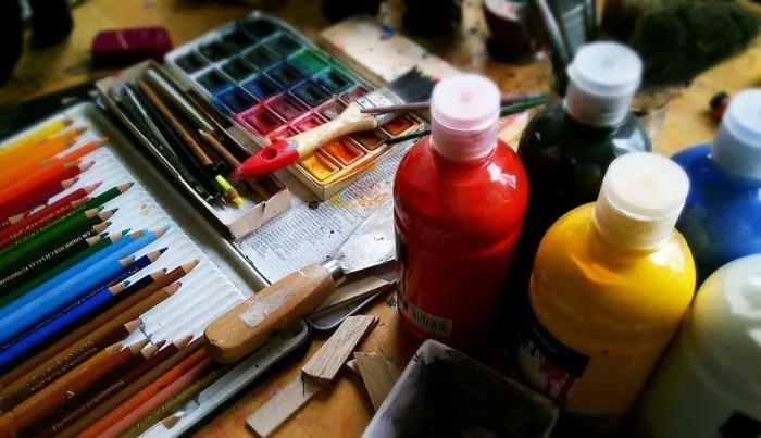 Художественная школа "Varduhi Art School".